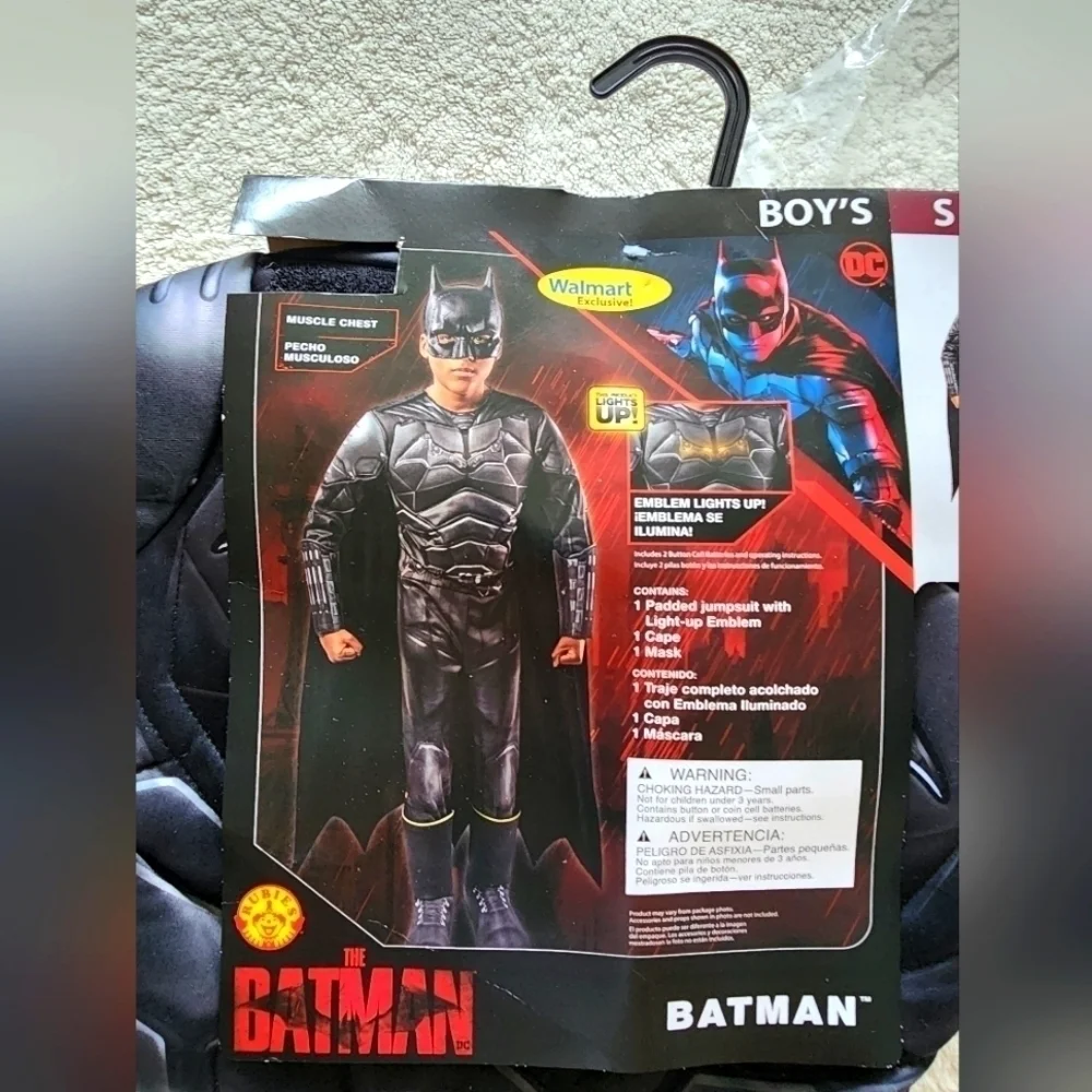 New Rubie's The Batman Boy's Deluxe Batman Halloween Costume size S 6/7 and M 8
